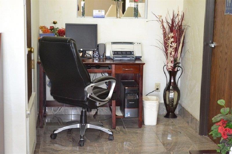 Best Western Regency Inn & Suites Gonzales Amenities photo
