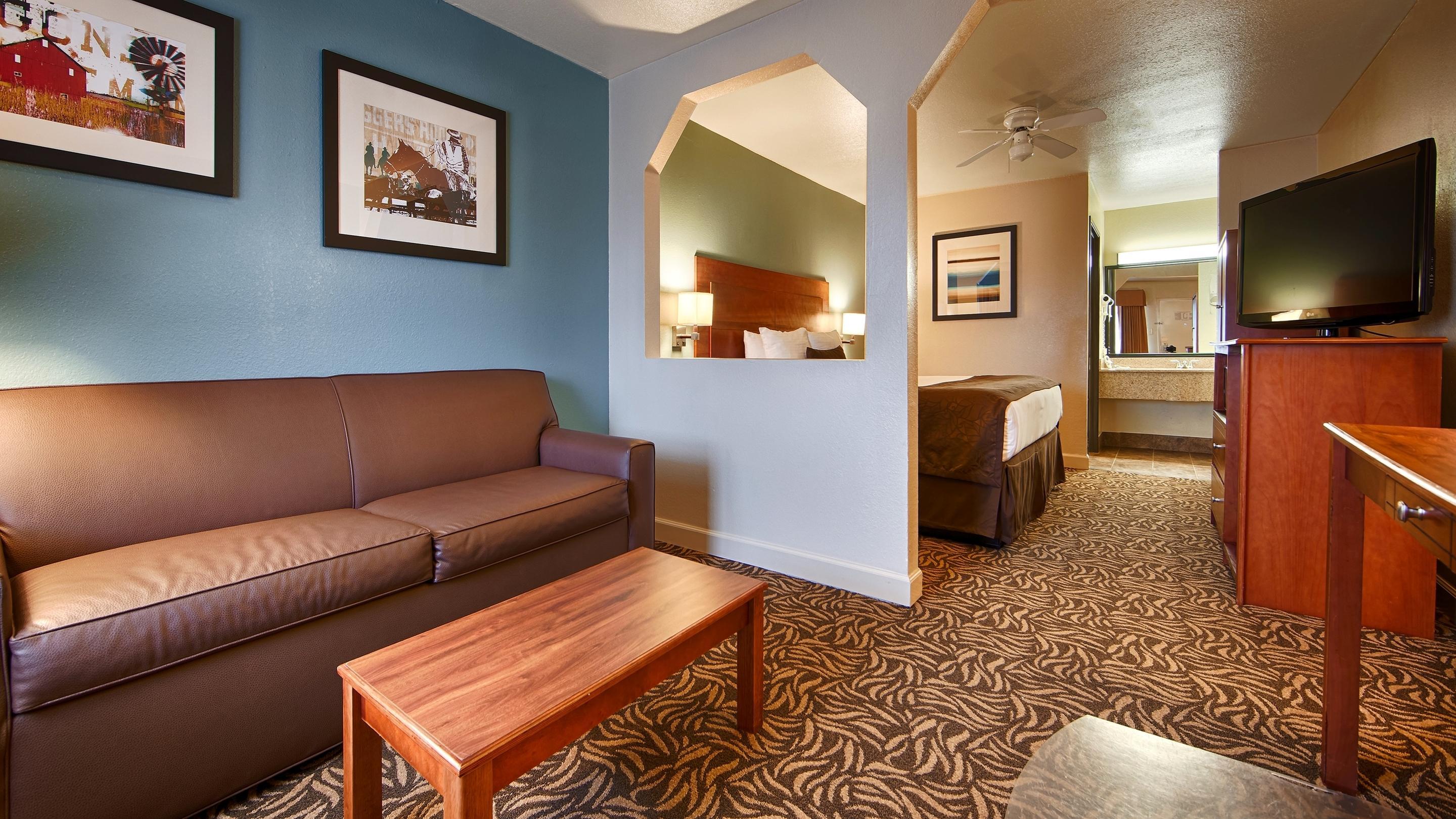 Best Western Regency Inn & Suites Gonzales Exterior photo